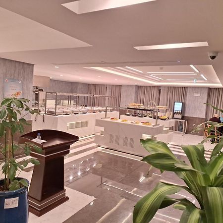 Maden Alrawda 호텔 메디나 외부 사진 The lounge at the airport