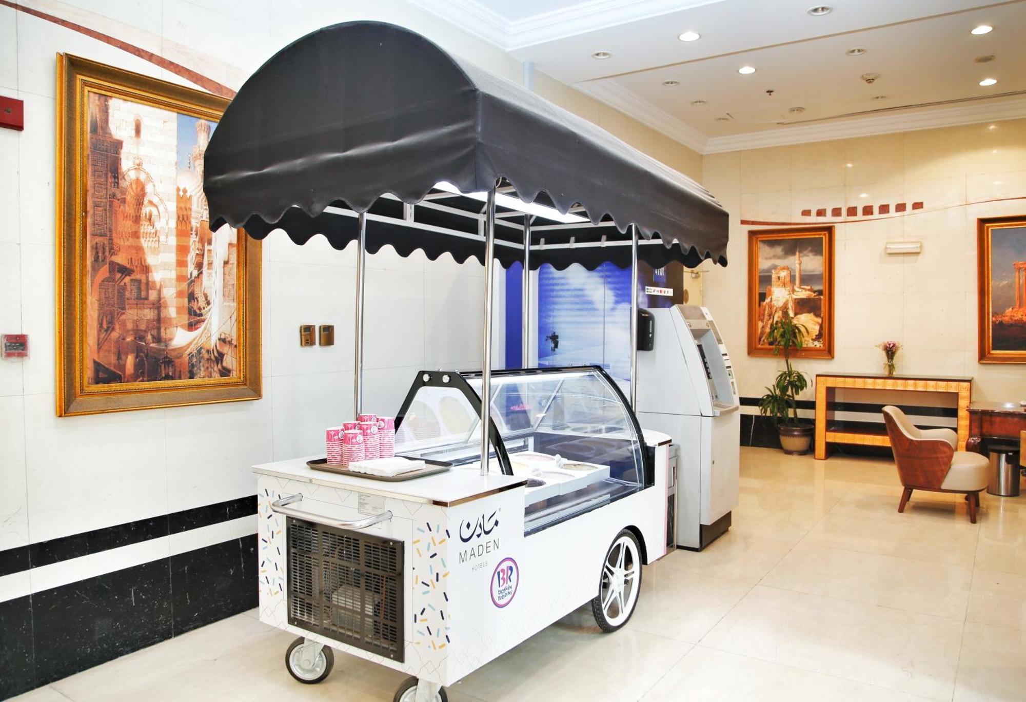 Maden Alrawda 호텔 메디나 외부 사진 Ice cream cart