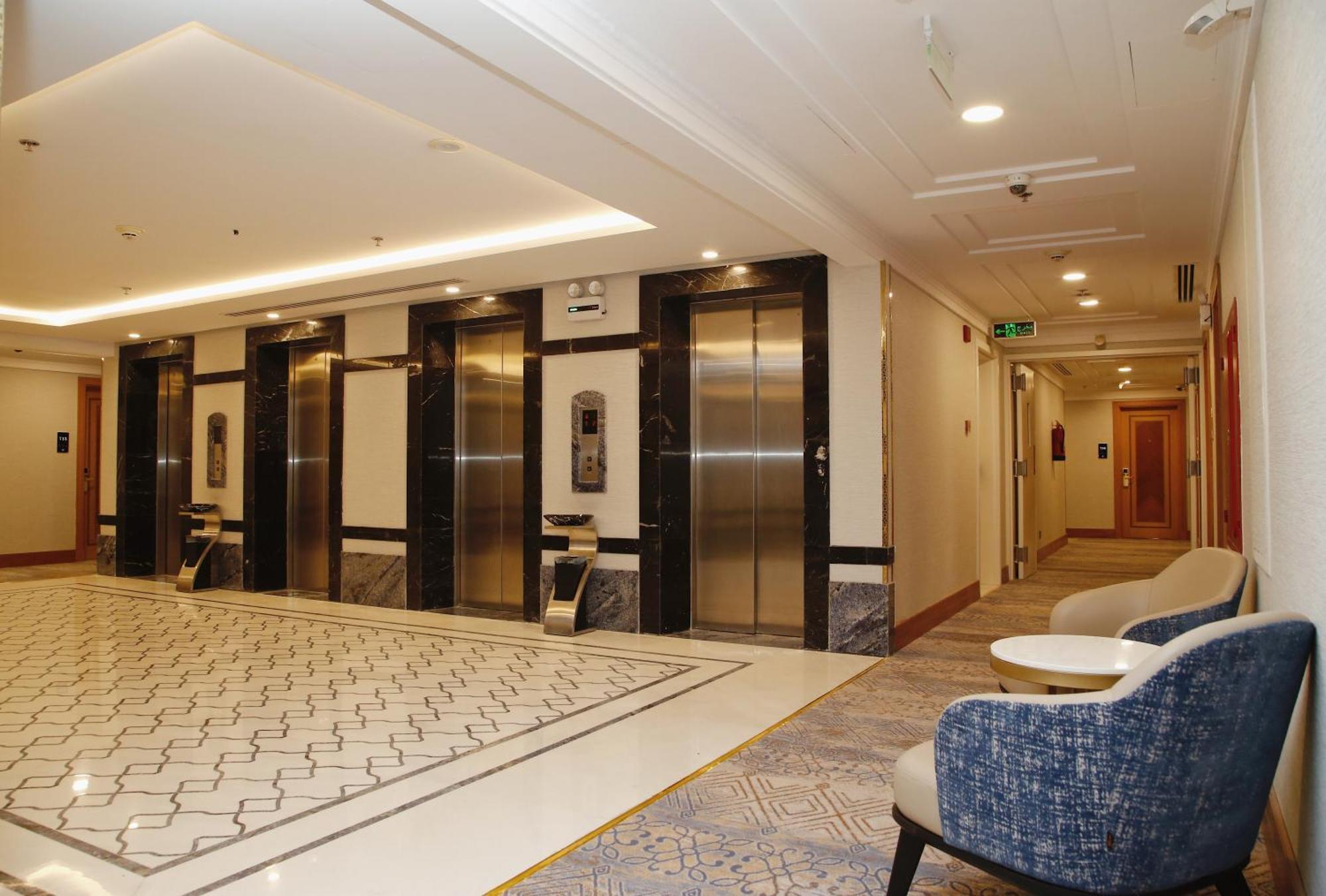 Maden Alrawda 호텔 메디나 외부 사진 Elevators at the hotel
