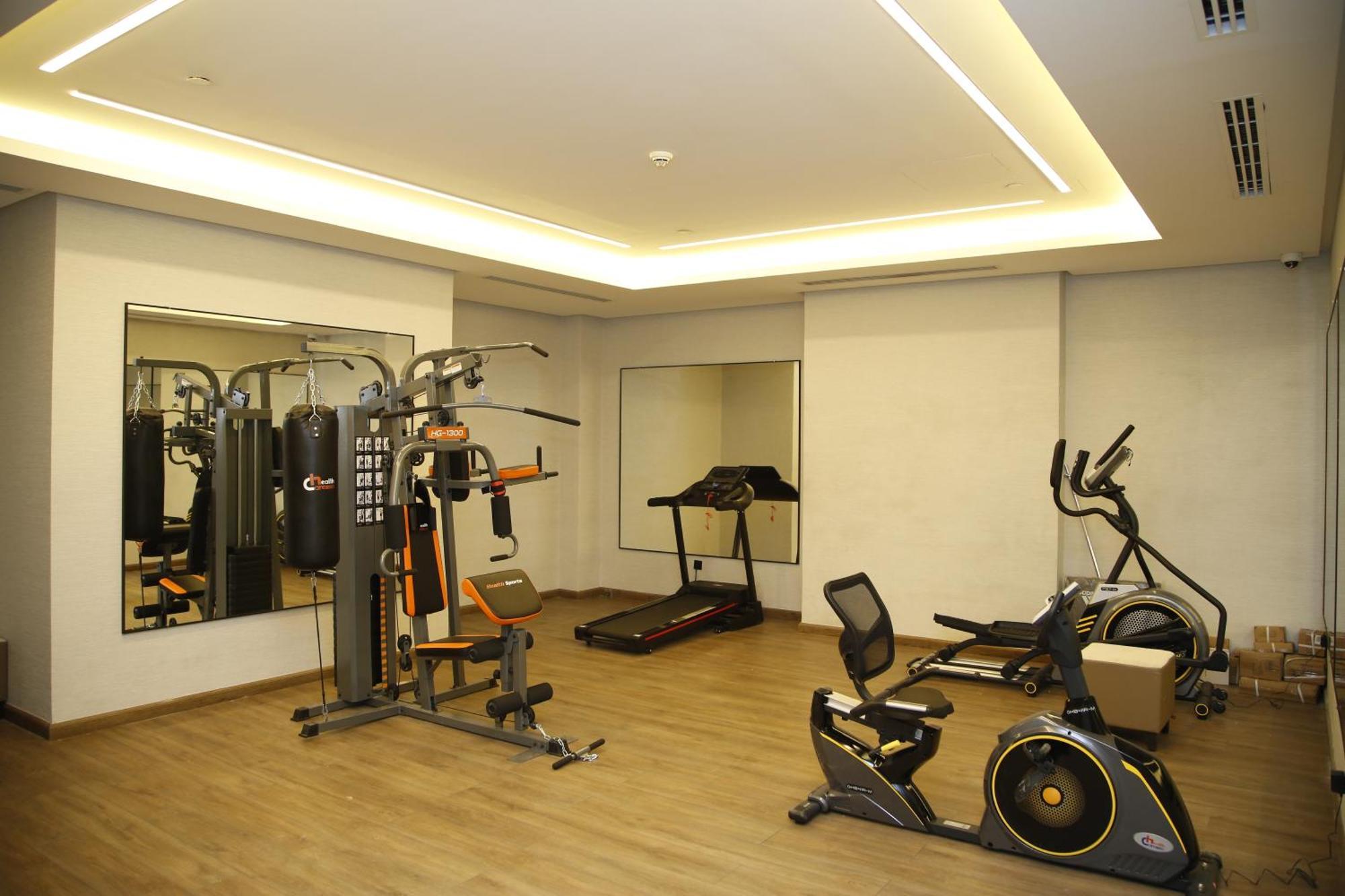 Maden Alrawda 호텔 메디나 외부 사진 The gym at the hotel