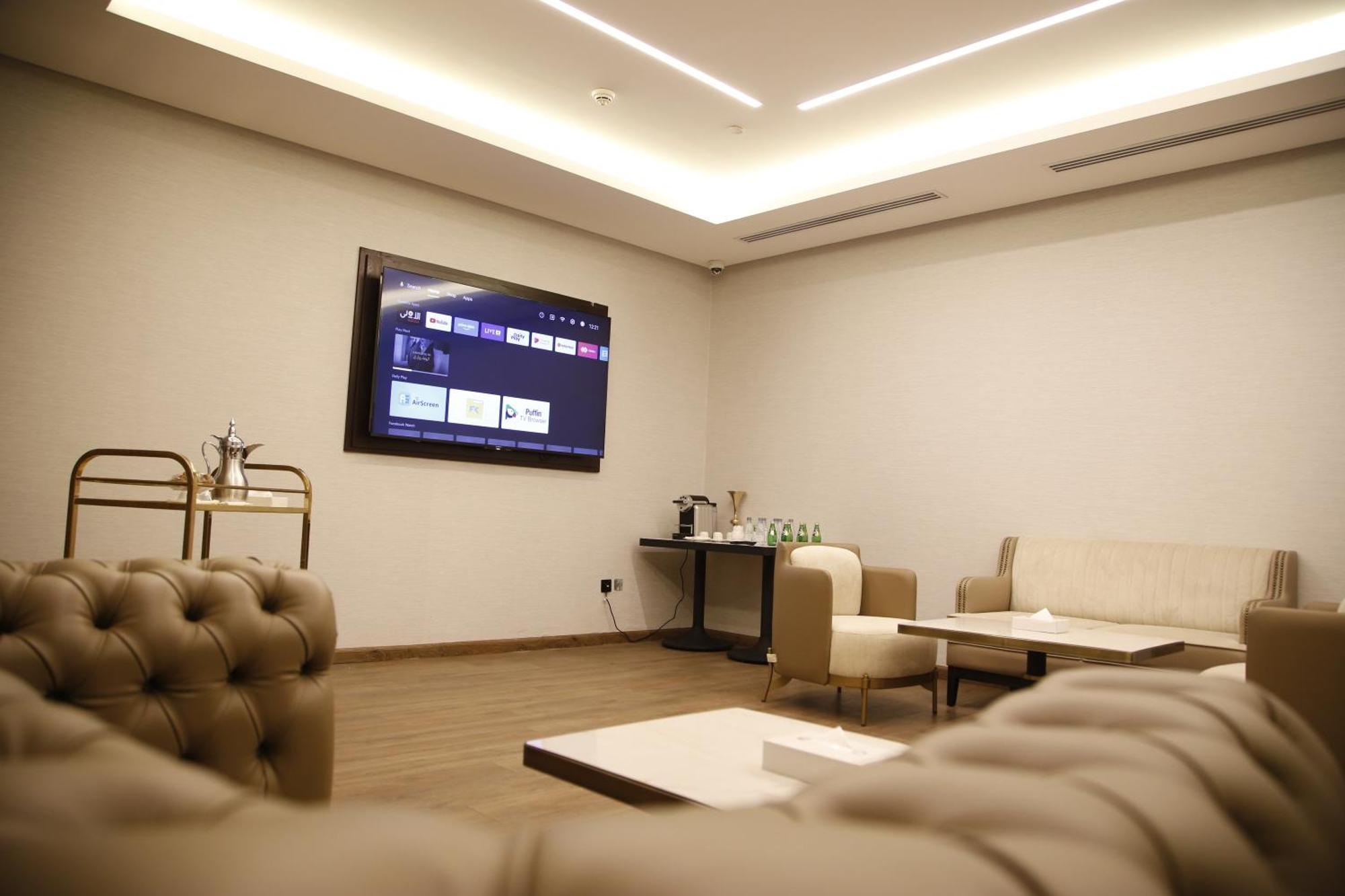 Maden Alrawda 호텔 메디나 외부 사진 The lounge at the airport