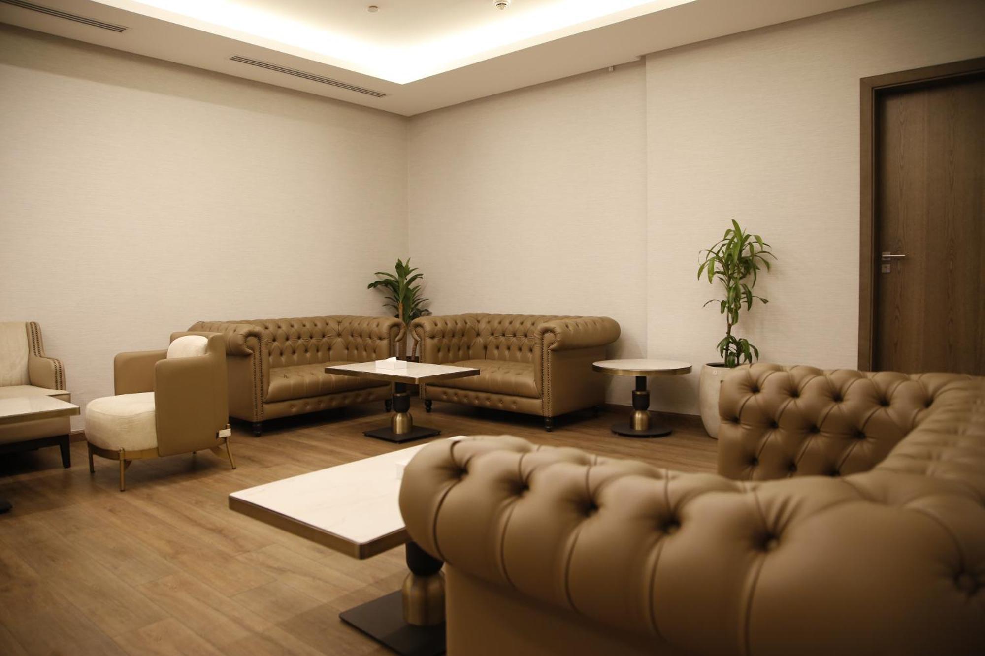 Maden Alrawda 호텔 메디나 외부 사진 VIP Lounge at Tan Son Nhat International Airport
