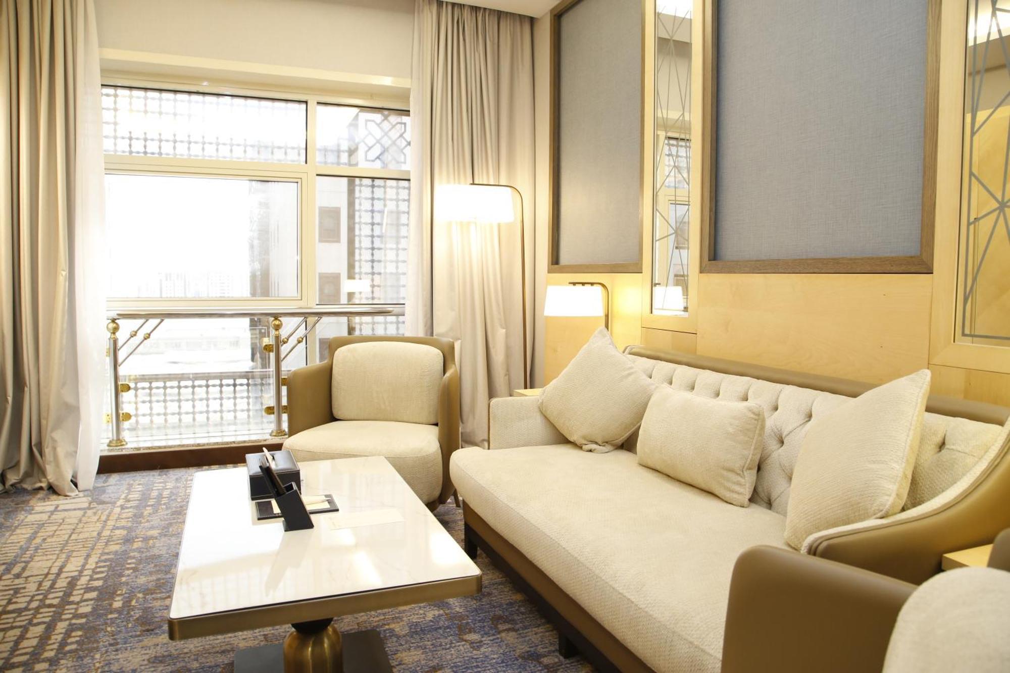 Maden Alrawda 호텔 메디나 외부 사진 A suite at the hotel